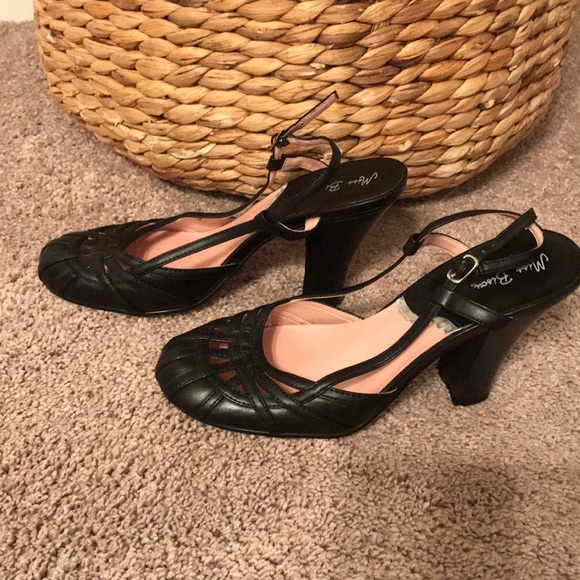 Black heels EUC... - Picture 4 of 6